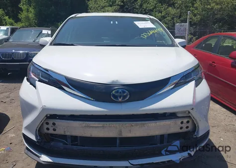 2021 Toyota Sienna Le from USA, damaged, VIN 5TDKSKFCXMS005371